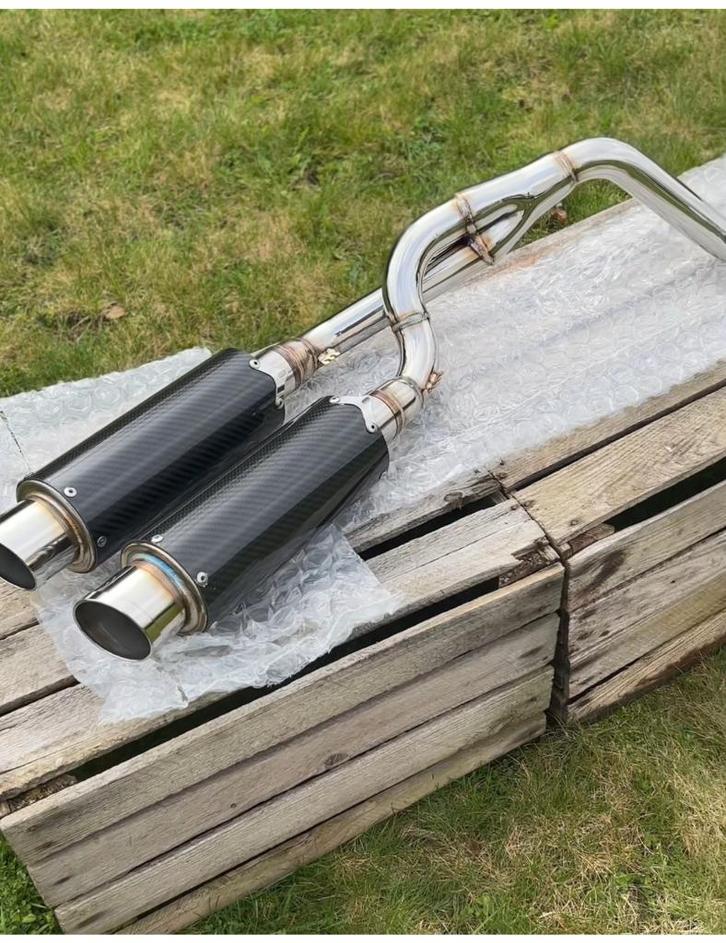 Système d'échappement Carbon Twin pour Dax 'The Shotgun', Vélos & Vélomoteurs, Pièces de cyclomoteur | Général, Neuf, Pot d'échappement