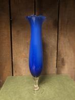 Vintage blauwe opaline vaas, Huis en Inrichting, Minder dan 50 cm, Glas, Blauw, Gebruikt