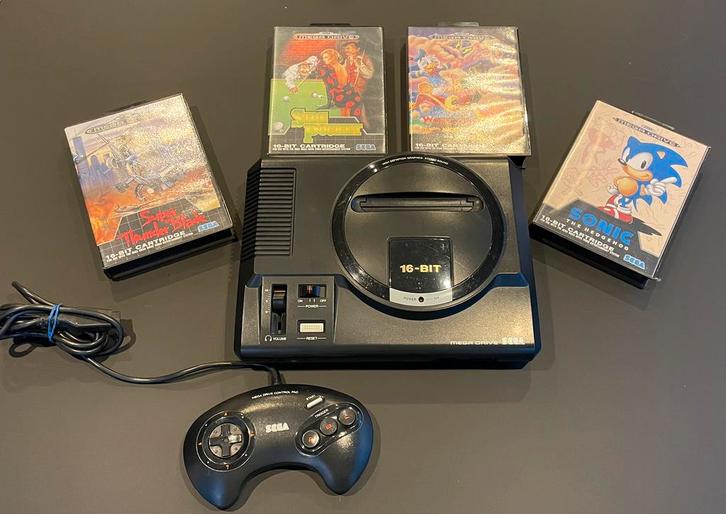 Sega Mega Drive 16-bit console, Consoles de jeu & Jeux vidéo, Consoles de jeu | Sega, Utilisé, Mega Drive, Avec 1 manette, Enlèvement