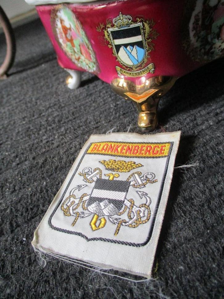 Lot oud 2 stuks   sticker + Porselein kistje  BLANKENBERGE, Verzamelen, Postkaarten | België, Gelopen, West-Vlaanderen, 1940 tot 1960