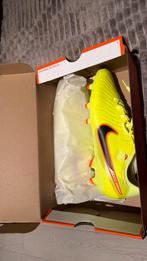 Nike Legend 10 academy fg/mg maat 43, Sport en Fitness, Voetbal, Ophalen of Verzenden, Zo goed als nieuw