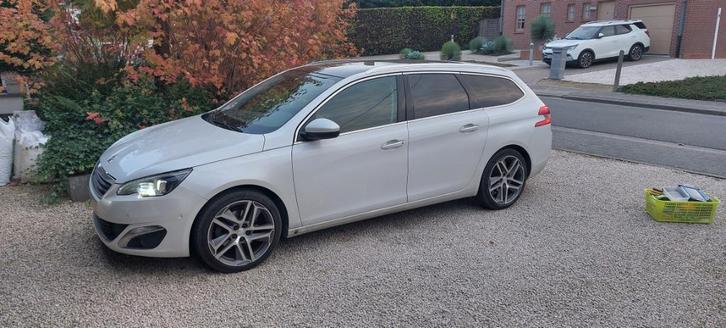 Peugeot 308 SW Féline, Auto's, Peugeot, Particulier, ABS, Achteruitrijcamera, Airbags, Airconditioning, Alarm, Bluetooth, Boordcomputer