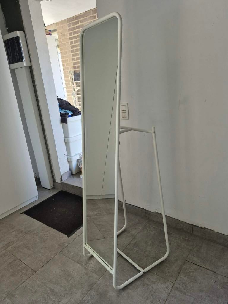 Miroir sur pied, Ophalen