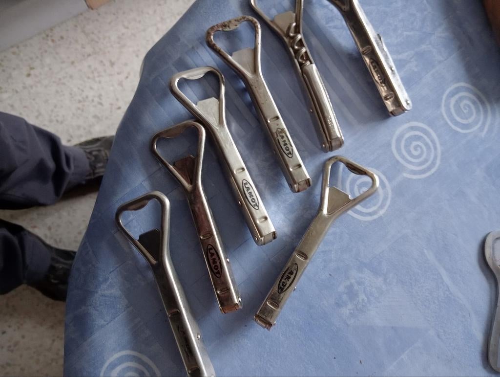 Verschillende soorten kroonkurk trekkers, Verzamelen, Biermerken, Ophalen of Verzenden