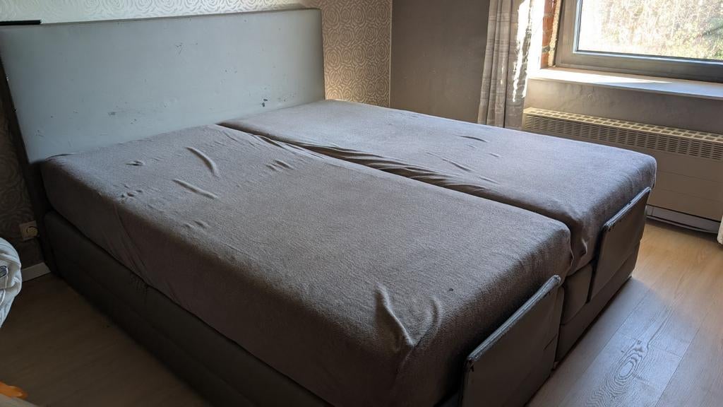 Boxspring elektrisch verstelbaar met afstandsbedieningen, Huis en Inrichting, Slaapkamer | Boxsprings, Ophalen