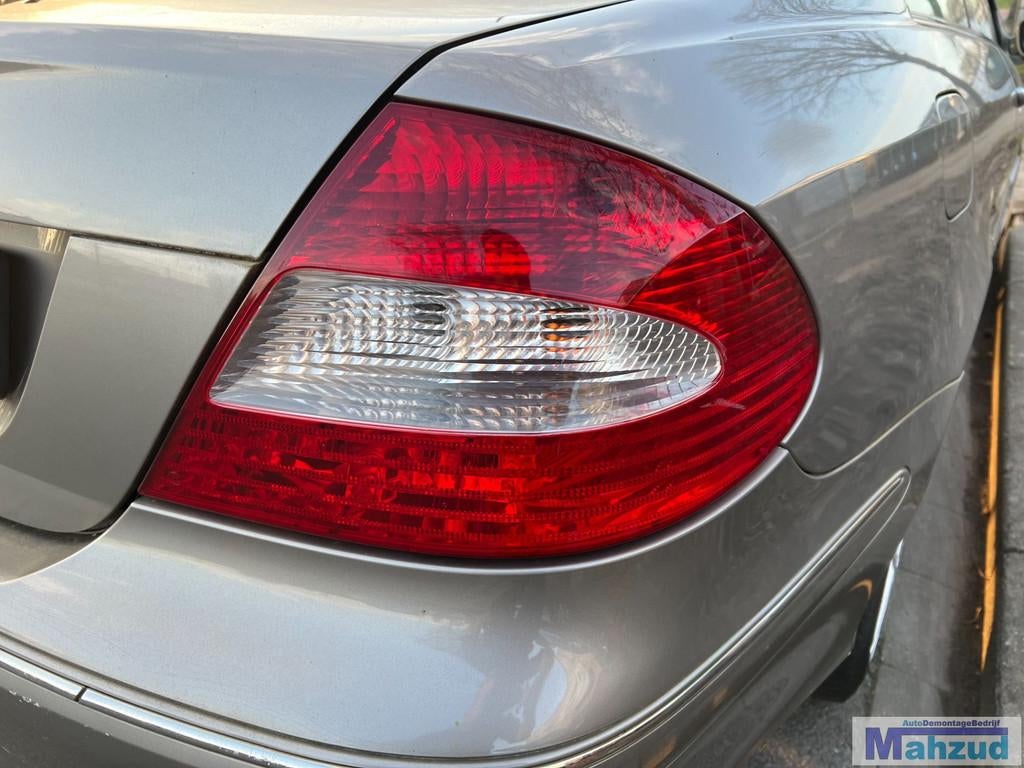 MERCEDES CLK W209 rechts achterlicht 2002-2009, Gebruikt, Mercedes-Benz AG, Mercedes-Benz, Mercedesstrasse 120
70372  Stuttgart, DE