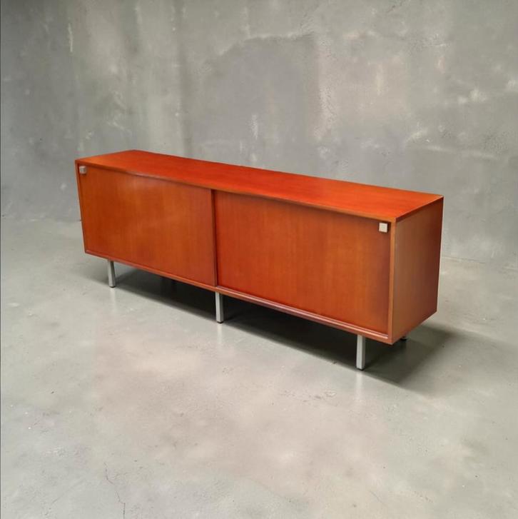 Alfred Hendrickx Belform vintage dressoir uit de jaren 60, Antiek en Kunst, Antiek | Meubels | Tafels, Ophalen