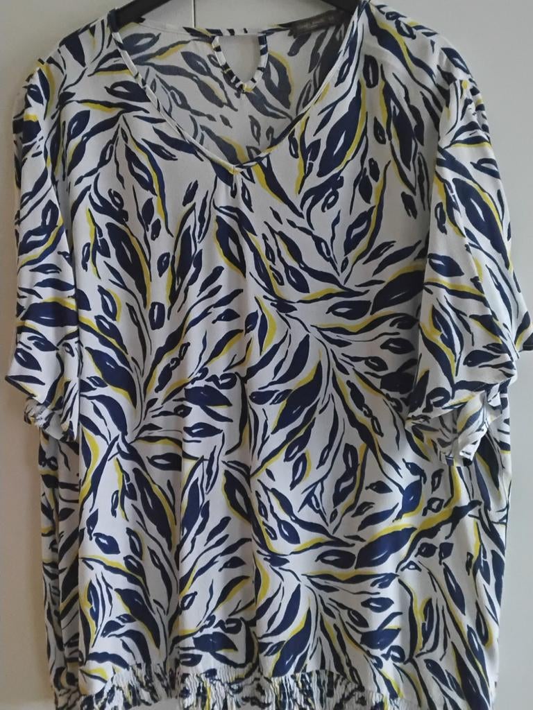 Zeer mooie fleurige blouse met korte mouwen, Kleding | Dames, Grote Maten, Ophalen