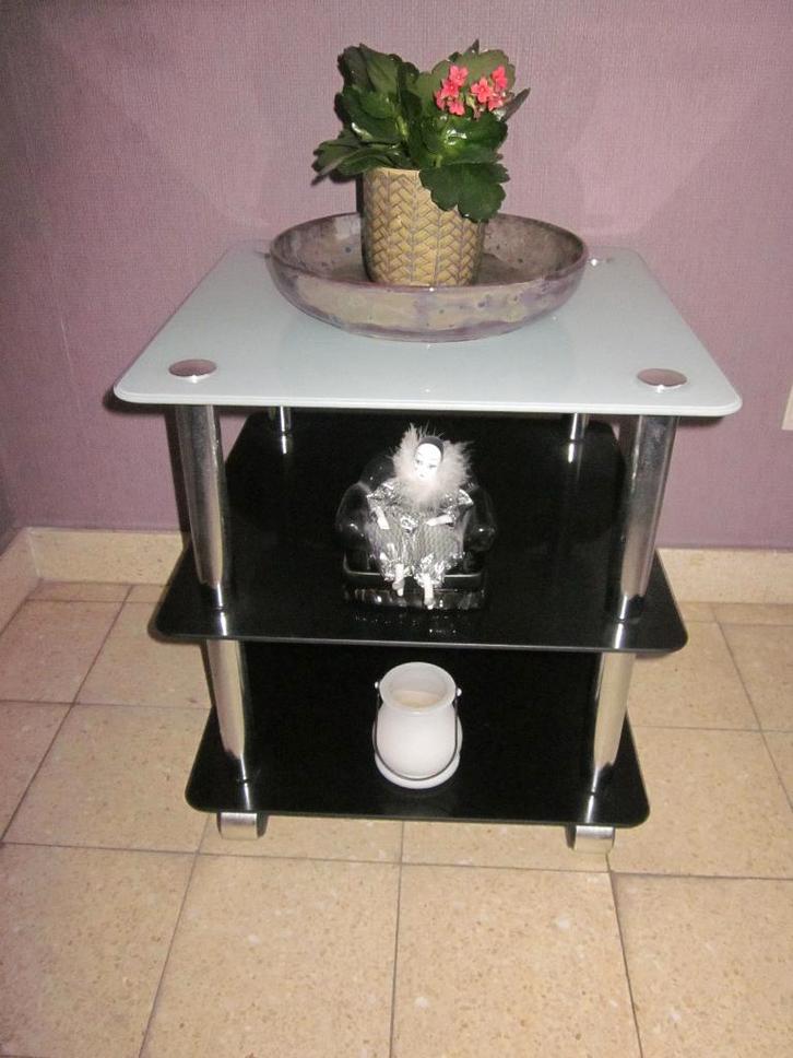 Bijzettafeltje, Maison & Meubles, Tables | Tables d'appoint, Comme neuf, Carré, Enlèvement