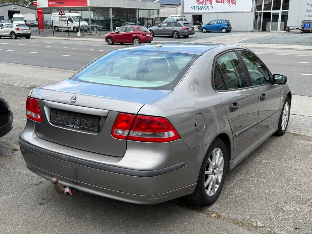 Saab 9-3 2.0 Benzine Automaat 2006. 110kw, Auto's, 110 kW, 4 cilinders, Leder, Grijs