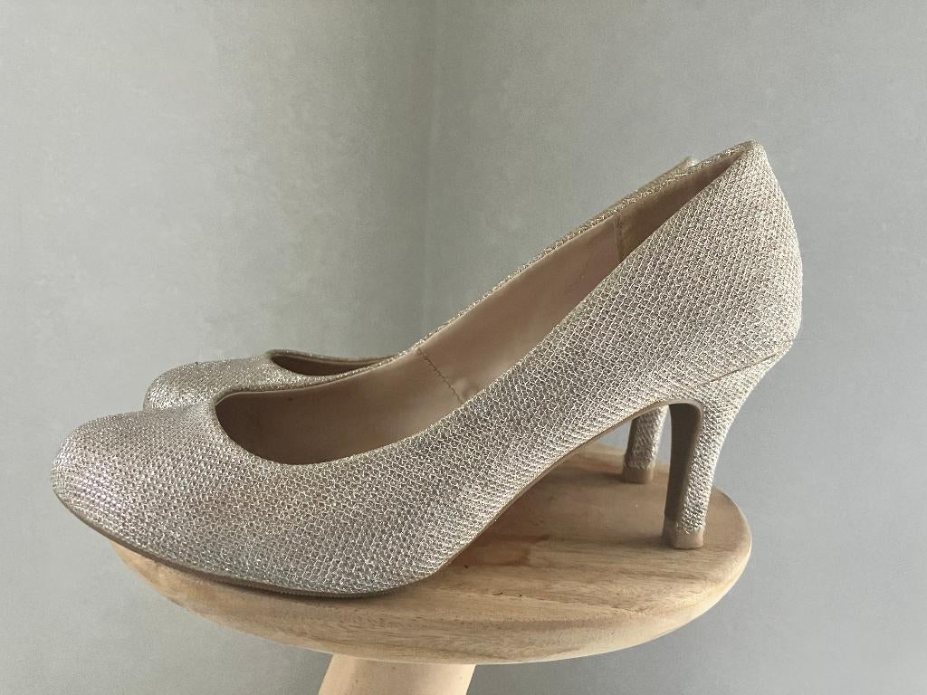 Goudkleurige pumps wide fit maat 41, Ophalen of Verzenden, Gedragen, Pumps