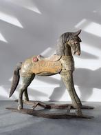 Grand cheval à bascule en bois sculpté – style indien/Asie, Enlèvement, Utilisé
