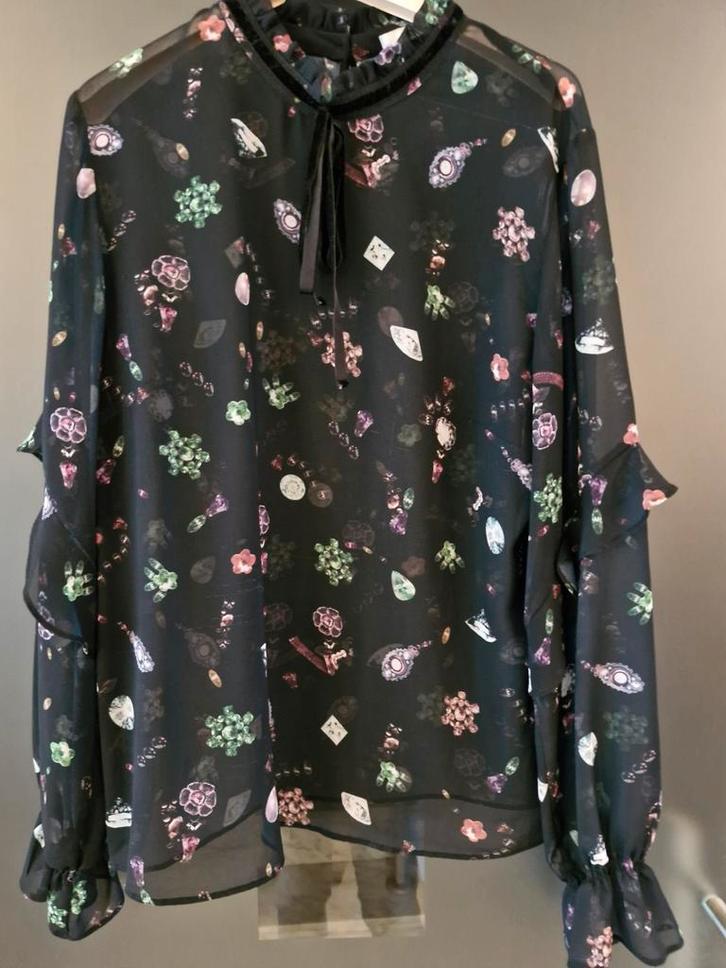 Bloesje, Kleding | Dames, Blouses en Tunieken, Zo goed als nieuw, Maat 38/40 (M), Zwart, Ophalen of Verzenden