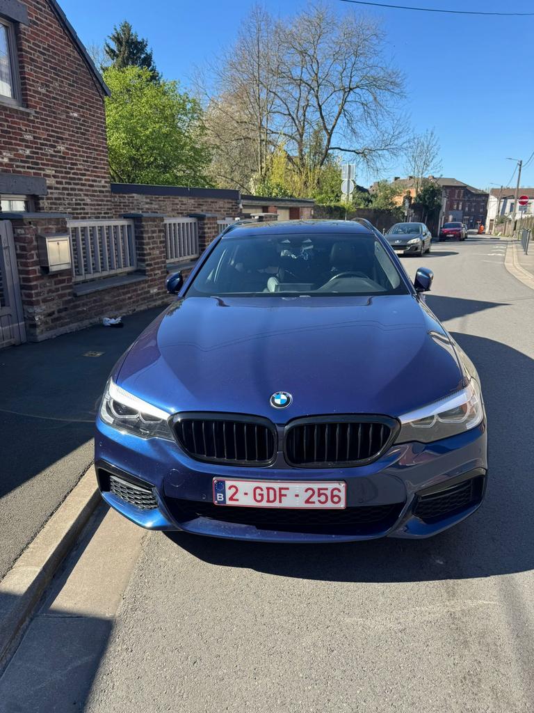 BMW serie 520d pack m automatischemet volledige opties, Auto's, BMW, 4 cilinders, Blauw, 5 deurs, Particulier