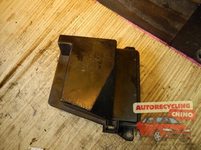 Zekeringkast van een Mazda 323F, Auto-onderdelen, Elektronica en Kabels, Mazda, Gebruikt, 3 maanden garantie, Ophalen of Verzenden