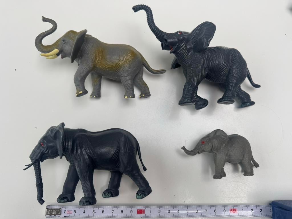 Miniatuur olifanten ( 4 stuks) - 10 cm, Ophalen of Verzenden, Gebruikt