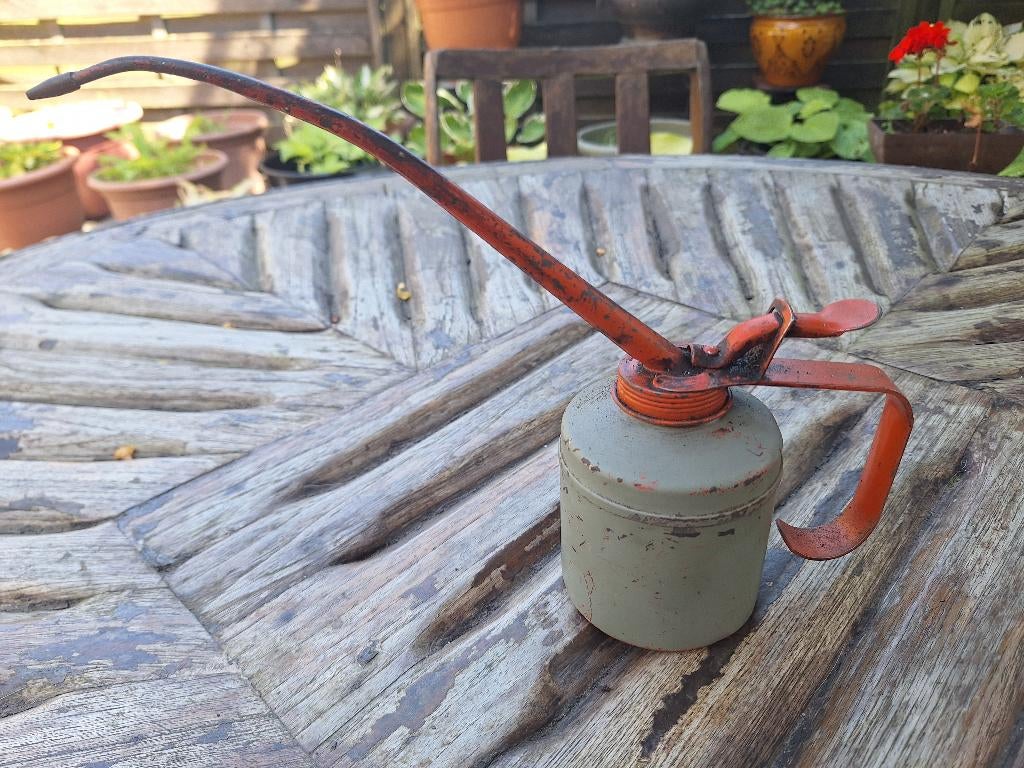 Bidon d'huile, Enlèvement