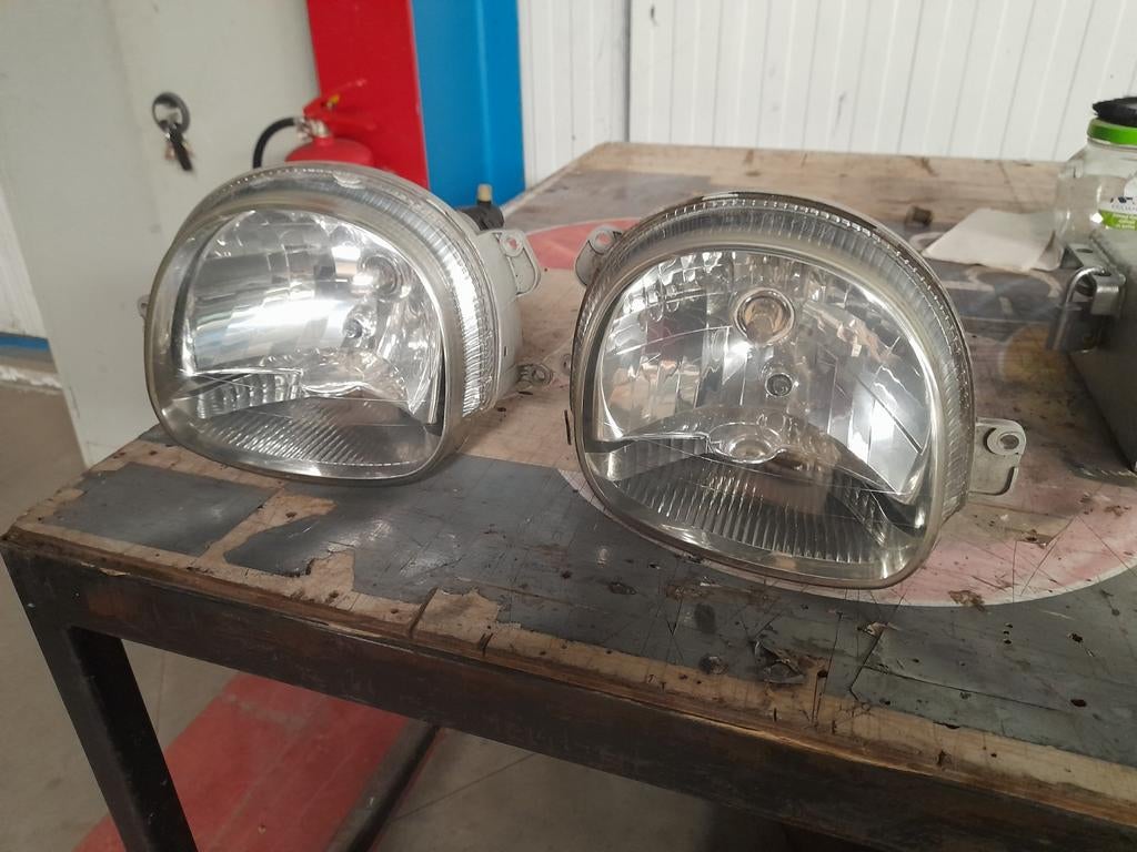 Phares avant d'origine RENAULT TWINGO 1 // 5060 AUVELAIS, Enlèvement ou Envoi, Utilisé, Renault