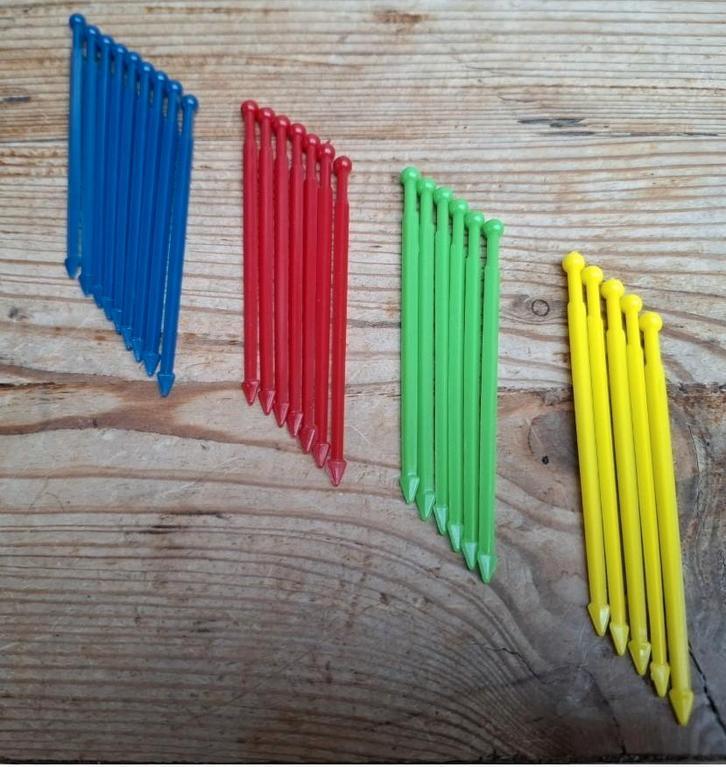 Vintage gekleurde kunststof prikkers, 27 stuks, Antiquités & Art, Curiosités & Brocante, Enlèvement ou Envoi