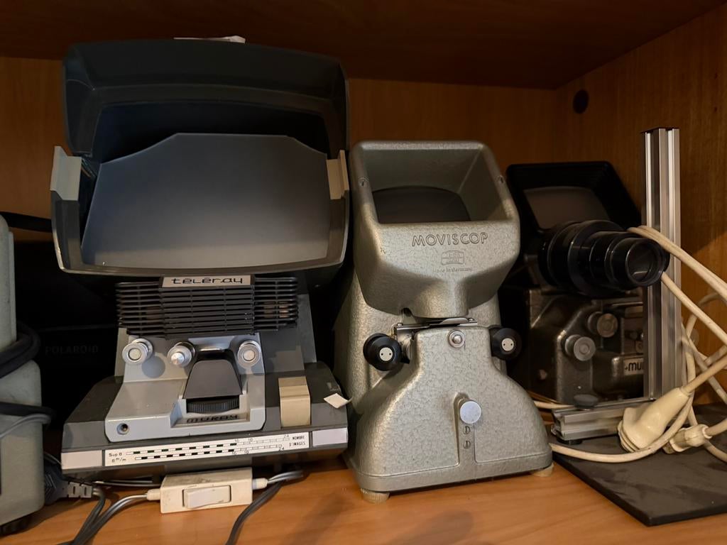 Projecteurs de films et visionneuses en tout genre, Collections, Appareils photo & Matériel cinématographique, Enlèvement, 1980 à nos jours