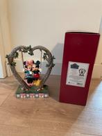 Disney traditions jim shore Mickey Minnie Sweethearts swing, Enlèvement ou Envoi, Mickey Mouse, Comme neuf