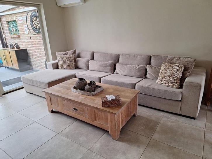 Salon /lounge L, Collections, Broches, Pins & Badges, Comme neuf, Enlèvement