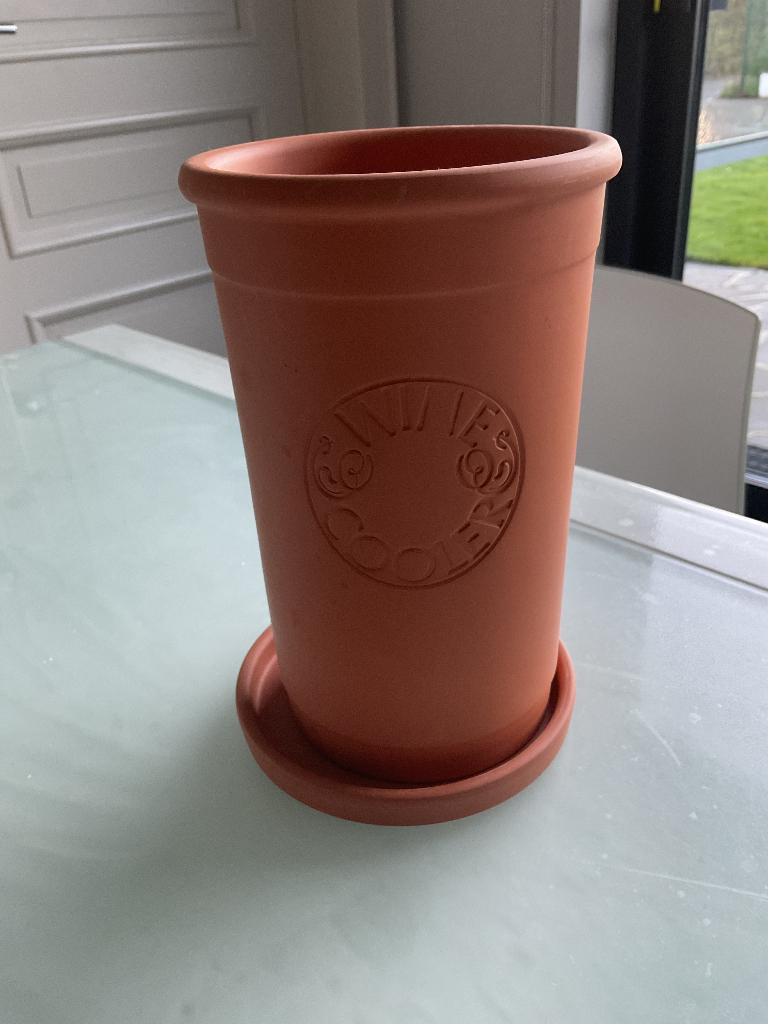 2 Wijnkoelers terra cotta, Ophalen