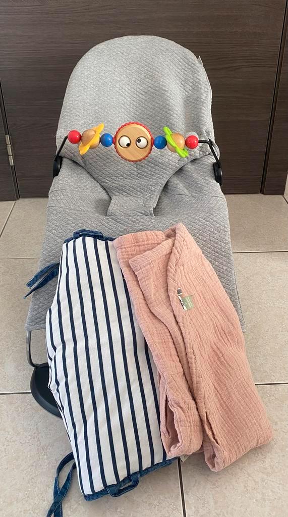 Babybjorn wipper met 3 hoezen en speelboog, Kinderen en Baby's, Kinderspulletjes, Gebruikt, Ophalen