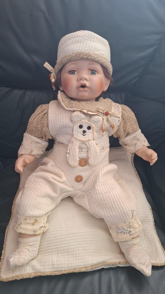 Porseleinen pop met kussen, Verzamelen, Poppen, Ophalen, Pop