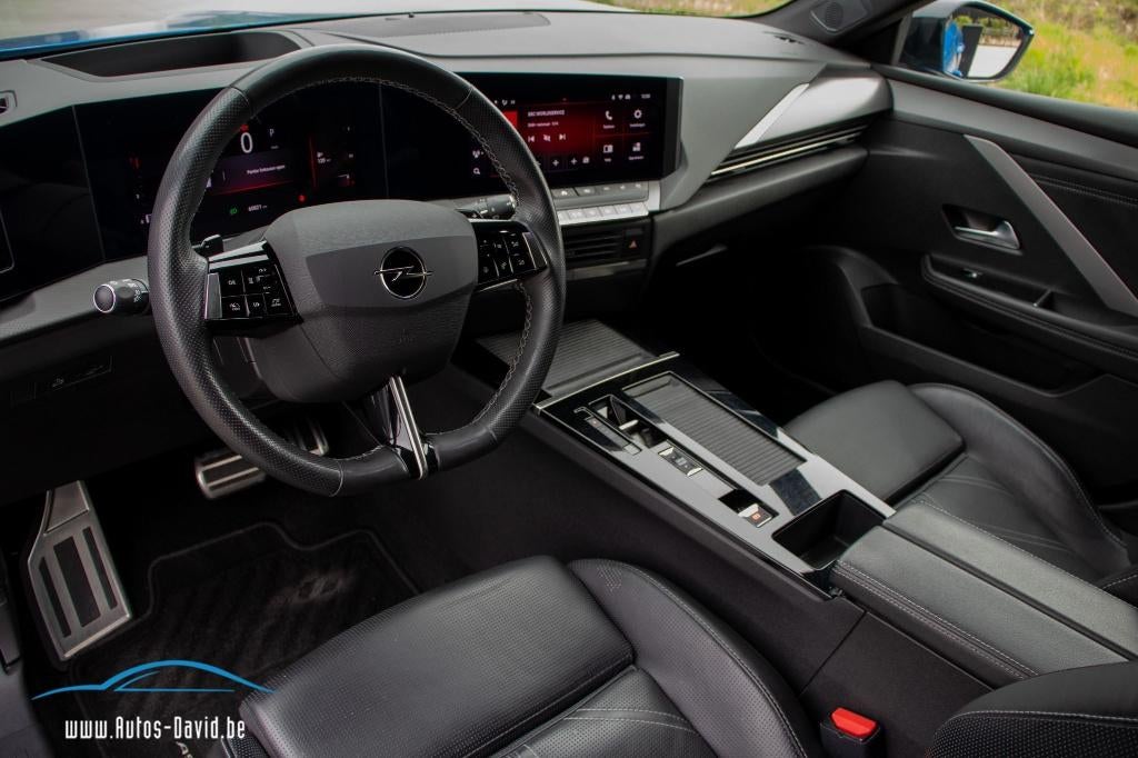 Opel Astra Sports Tourer 1.2 Turbo Ultimate / FULL OPTION, Auto's, Opel, Blauw, Leder, 5 deurs, 3 cilinders