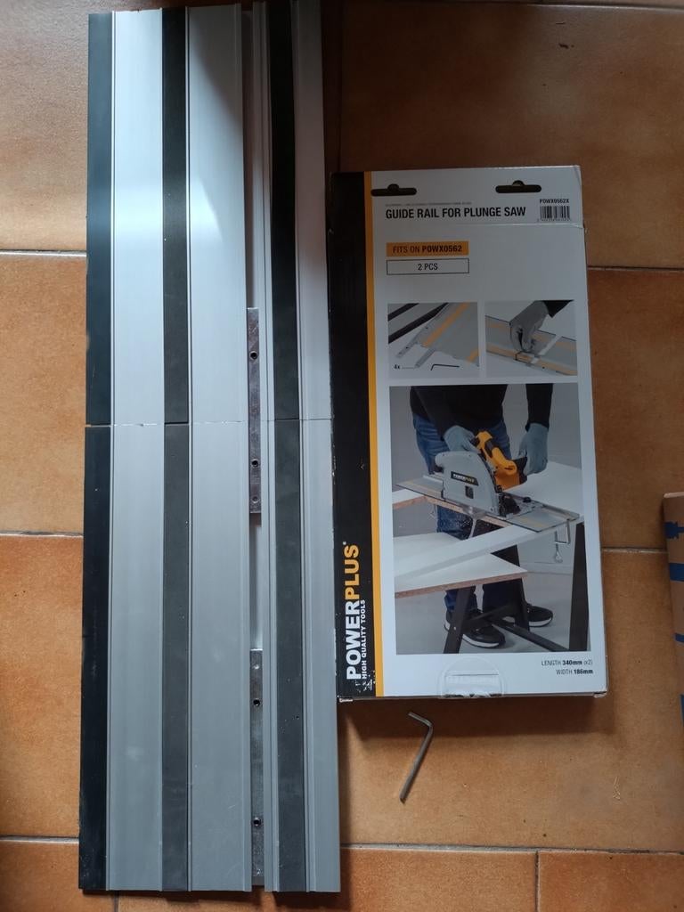 Powerplus zaaggeleider voor cirkelzaag, Bricolage & Construction, Outillage | Pièces de machine & Accessoires, Enlèvement ou Envoi