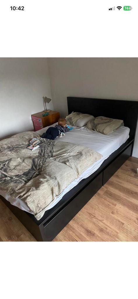 Bed 140x200, Huis en Inrichting, Slaapkamer | Bedden, Zo goed als nieuw, Twijfelaar, 140 cm, 200 cm, Hout, Bruin, Ophalen