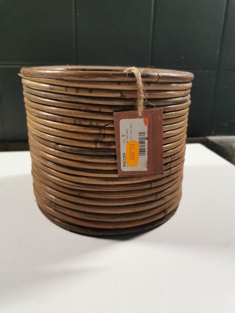 Bloempot in rotan., Ophalen of Verzenden