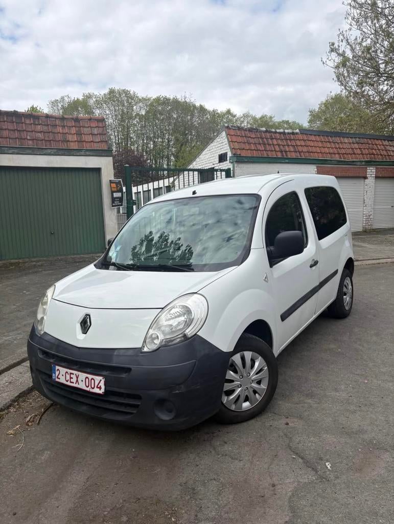 Kangoo 2010 187000 entretien a jour pret a immatriculer, Auto's, Stof, Wit, Particulier, 2 zetels