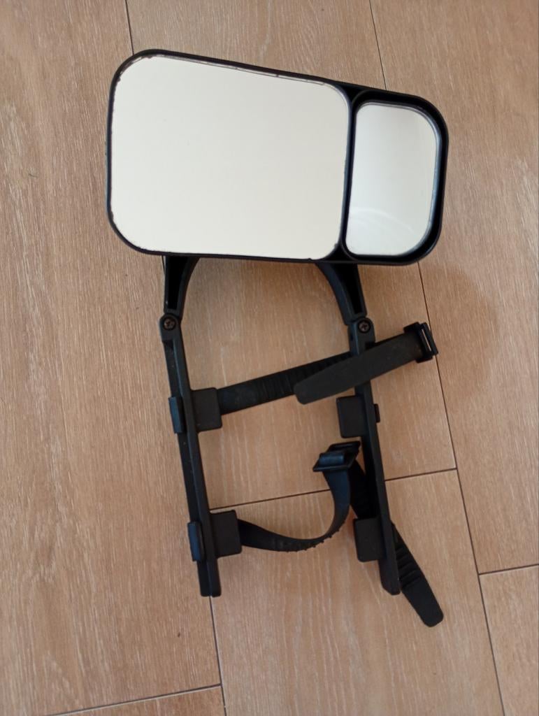 Rétroviseur additionnel pour caravane