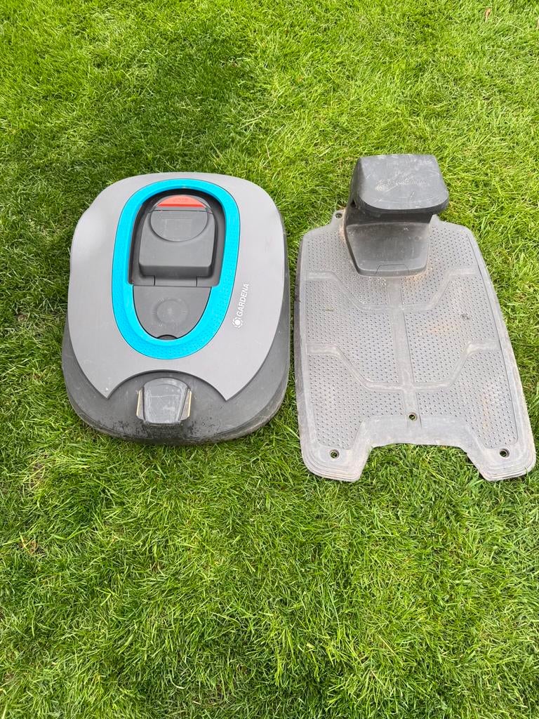 Gardena Sileno+ R130i voor 1300 m²., Tuin en Terras, Robotmaaiers, Gebruikt, Met regensensor, Ophalen