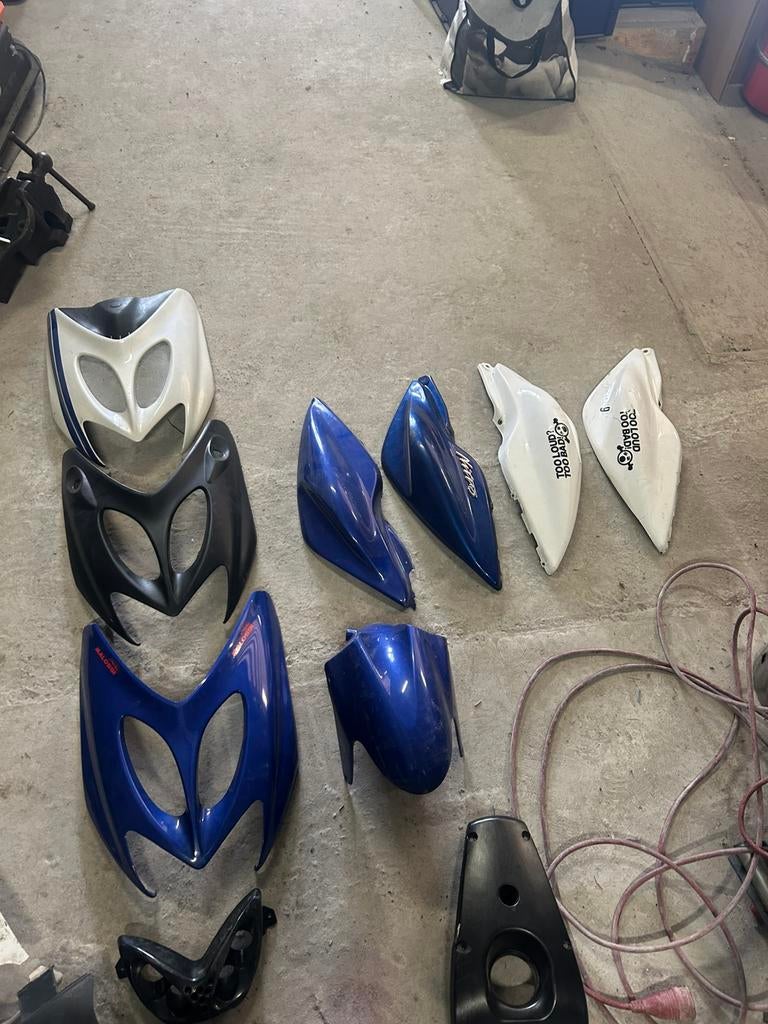 Aerox kappen en onderdelen, Ophalen