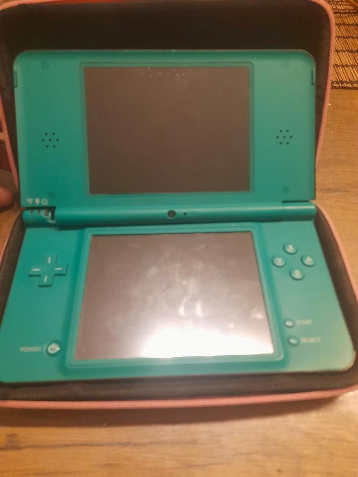 Console Nintendo DSi XL + étui + chargeur, Games en Spelcomputers, Spelcomputers | Nintendo DS, Dsi, Ophalen