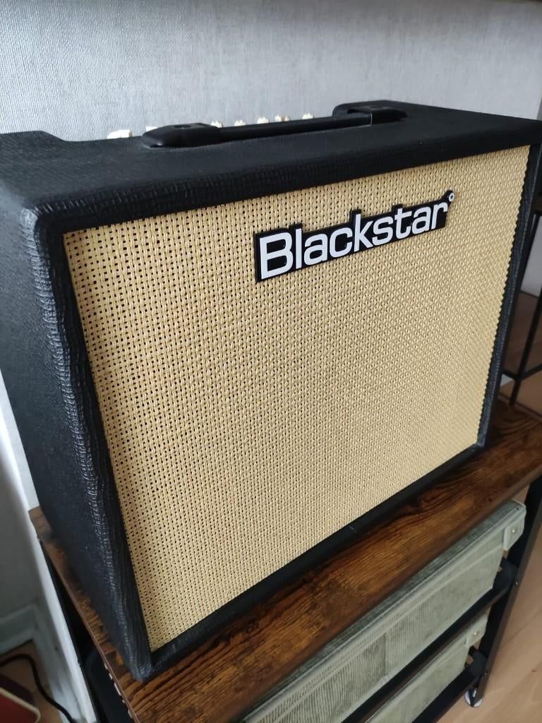Ampli transistor Blackstar Debut 50r, Muziek en Instrumenten, Versterkers | Bas en Gitaar, Ophalen, Zo goed als nieuw, Gitaar