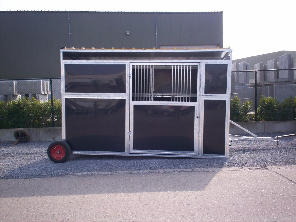 stal te huur verplaatsbare plooistal, Mise à l'étable, 1 cheval ou poney