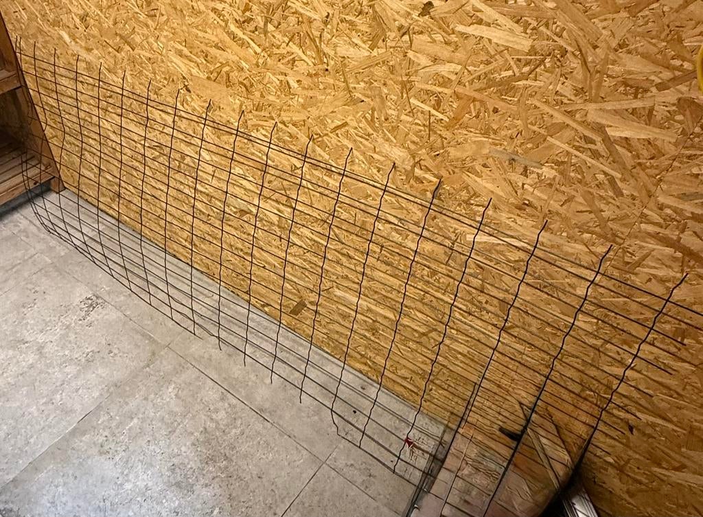 Stuk Bekaert draad. 60x 1,80.   1 euro., Doe-het-zelf en Bouw, Ophalen, Zo goed als nieuw