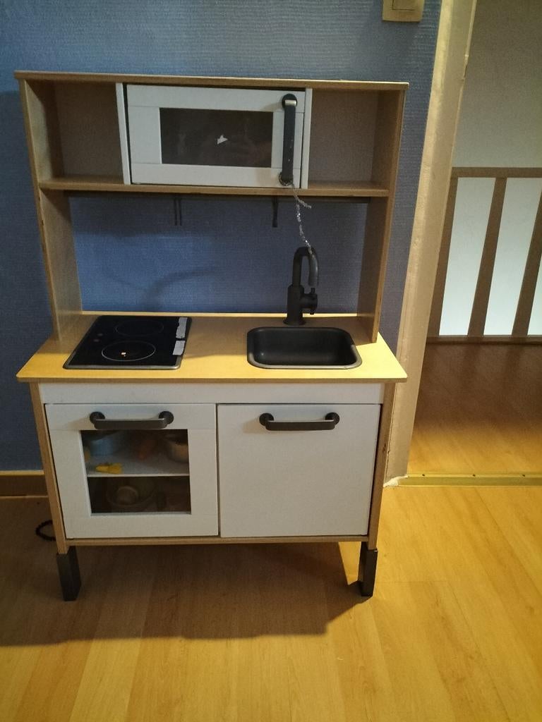 Keukentje Ikea met toebehoren, Ophalen