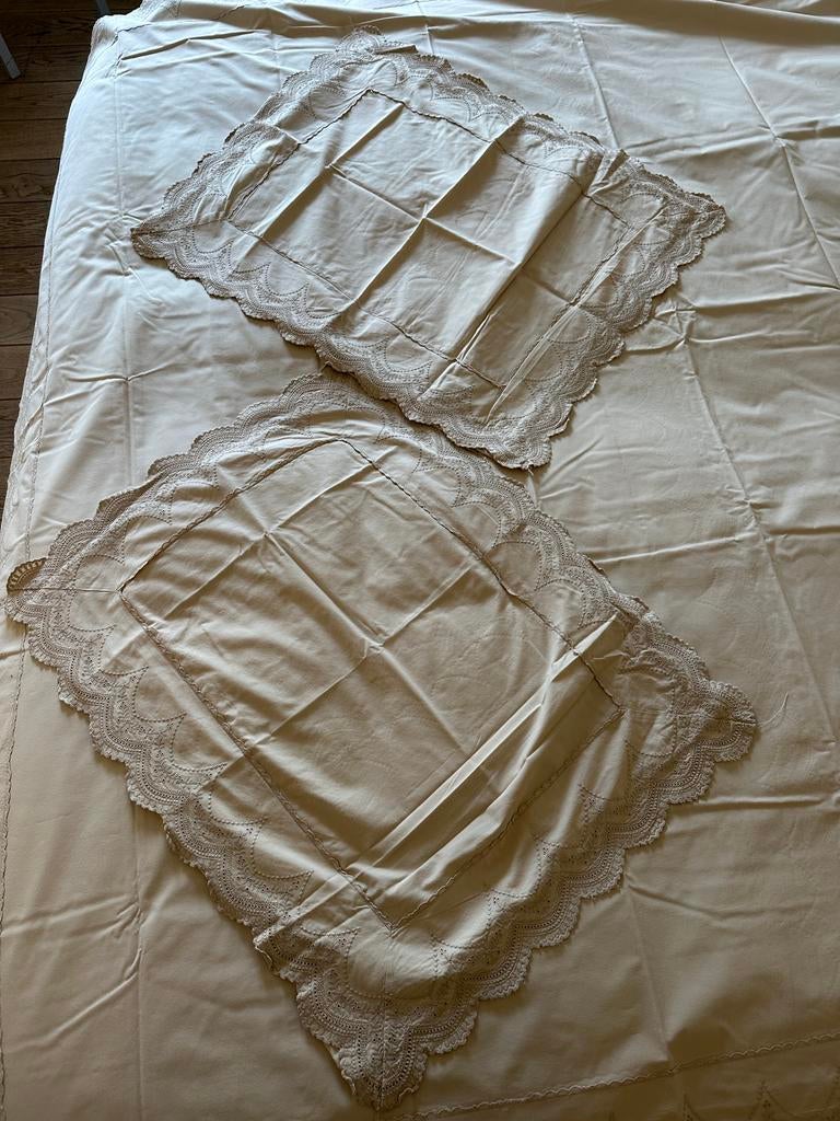 Housse en duvet beige avec dentelle 180x200m, Enlèvement ou Envoi, Beige, Housse de couette, Utilisé