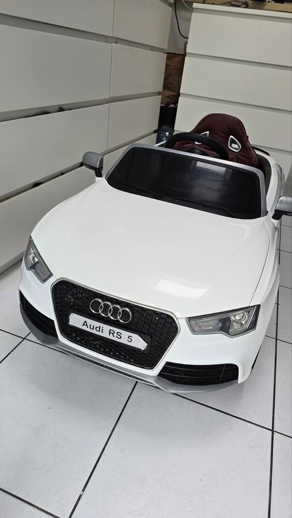 Voiture électrique enfant audi rs5
