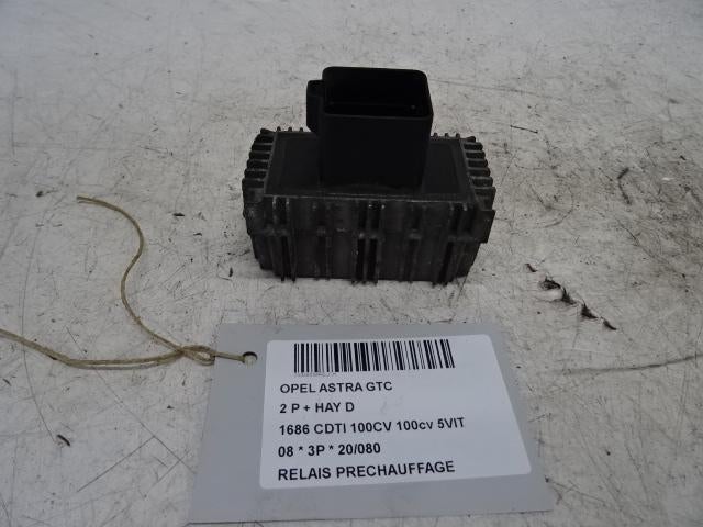 RELAIS BOUGIE PRECHAUFFAGE Astra H GTC (L08) (55354141), Utilisé, Opel