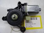 MOTEUR LEVE VITRE ELECTRIQUE AVANT GAUCHE Skoda (5Q0959801B), Gauche, Mevr. I. Hauben, Utilisé, Skoda