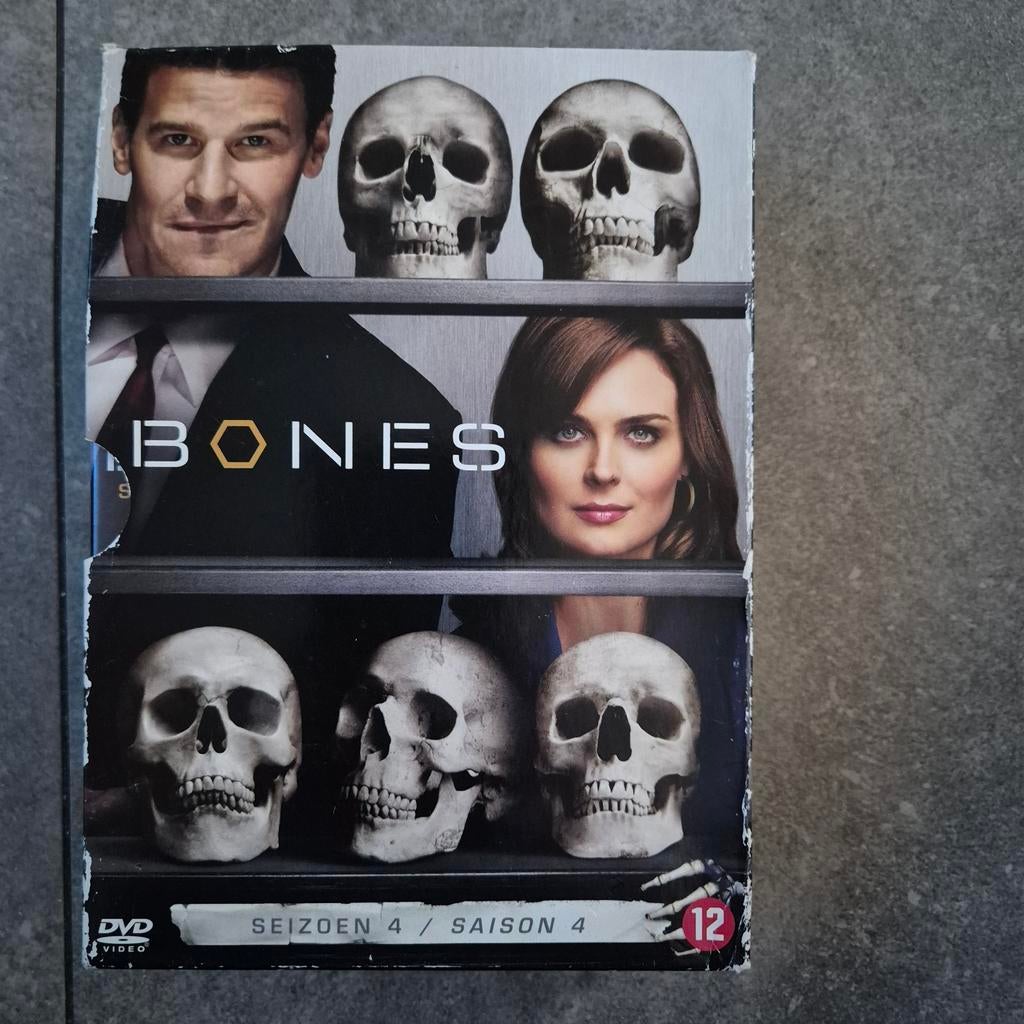 Dvd box Bones ,seizoen 4, CD & DVD, DVD | TV & Séries télévisées, Enlèvement ou Envoi, Coffret, Comme neuf, Autres genres