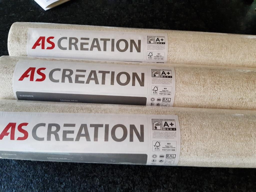 3 rollen gekleurd vliesbehang, Ophalen