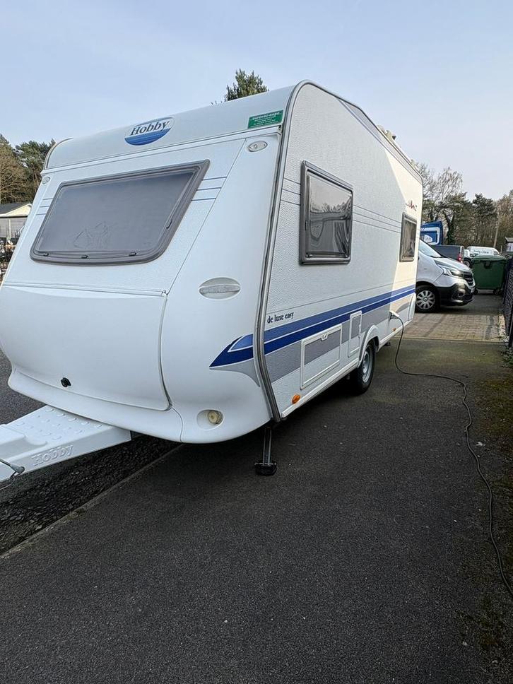 Hobby de luxe 450 met airco, Caravanes & Camping, Caravanes, Particulier, Hobby, Lit fixe, Airco, Enlèvement