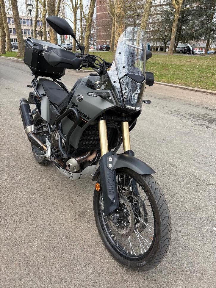 Yamaha Tenere 700 2024 – 5700km – Akra + Top case, Motos, Motos | Yamaha, Entreprise, Enduro, plus de 35 kW, 2 cylindres, Permis Moto A